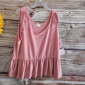 Free Kisses Sleeveless top Women's 2XL NWT pink Rose 🌹